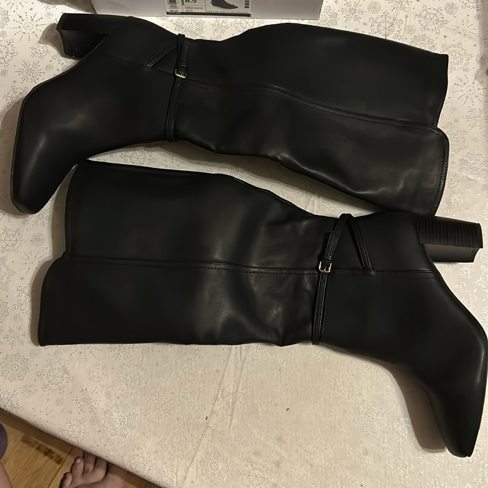 NWOT Liz Claiborne boots